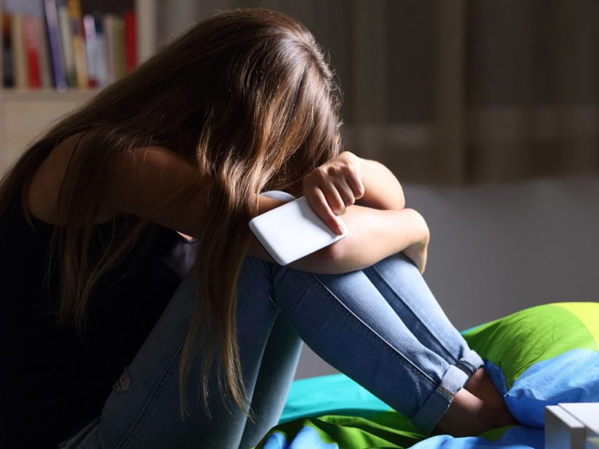 SOS για την ψυχική υγεία παιδιών και εφήβων – Ποιος είναι ο ρόλος των γονιών, του σχολείου και των social media