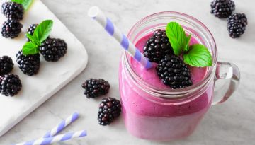 Smoothie με βατόμουρα και μήλο