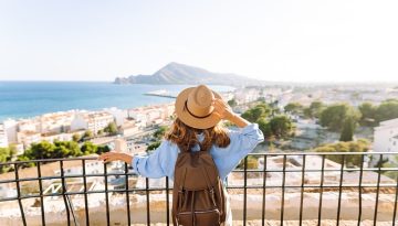 Travel Therapy: Μήπως η νεότητα κρύβεται στο επόμενο getaway;