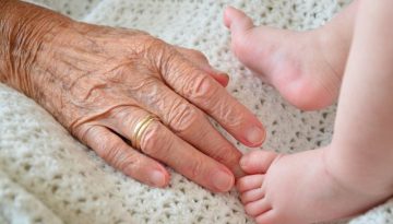 Νέα έρευνα: Από ποια ηλικία επιλέγουν πλέον να τεκνοποιήσουν οι Ελληνίδες