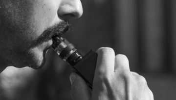 Παγκόσμια Ημέρα κατά του Καπνίσματος: Εκρηκτική αύξηση του ατμίσματος στους εφήβους 