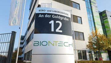 Τέλος εποχής CoViD για τη BioNTech: Κλείσιμο εργοστασίων, στροφή στην Ογκολογία