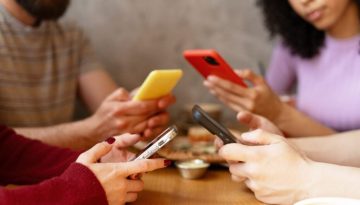 Τέσσερα απλά βήματα κατά του εθισμού στο κινητό