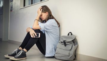 Άγχος και σχολικές εξετάσεις: Πώς να το διαχειριστούν έφηβοι και γονείς
