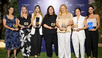 Ό&tau;&alpha;&nu; &omicron;&iota; ά&nu;&theta;&rho;&omega;&pi;&omicron;&iota; &gamma;ί&nu;&omicron;&nu;&tau;&alpha;&iota; &eta; &mu;&epsilon;&gamma;&alpha;&lambda;ύ&tau;&epsilon;&rho;&eta; &delta;ύ&nu;&alpha;&mu;&eta; &mu;&iota;&alpha;&sigmaf; &epsilon;&tau;&alpha;&iota;&rho;&epsilon;ί&alpha;&sigmaf;: &Epsilon;&pi;&tau;ά &delta;&iota;&alpha;&kappa;&rho;ί&sigma;&epsilon;&iota;&sigmaf; &gamma;&iota;&alpha; &tau;&eta;&nu; AstraZeneca