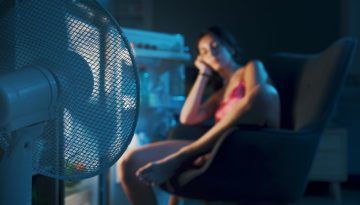 &Zeta;έ&sigma;&tau;&eta;: &Gamma;&iota;&alpha;&tau;ί &tau;&omicron; &kappa;&alpha;&lambda;&omicron;&kappa;&alpha;ί&rho;&iota; &xi;&upsilon;&pi;&nu;ά&mu;&epsilon; &mu;έ&sigma;&alpha; &sigma;&tau;&eta; &nu;ύ&chi;&tau;&alpha; &ndash; &Tau;&iota; &sigma;&upsilon;&mu;&beta;&alpha;ί&nu;&epsilon;&iota; ό&tau;&alpha;&nu; &delta;&iota;&alpha;&kappa;ό&pi;&tau;&epsilon;&tau;&alpha;&iota; &omicron; ύ&pi;&nu;&omicron;&sigmaf; &mu;&alpha;&sigmaf;