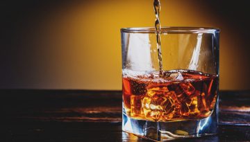 Υψηλή κατανάλωση αλκοόλ: Νέα παγκόσμια ανάλυση καταγράφει τις σοβαρές επιπτώσεις στην υγεία