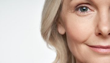 &Mu;&alpha;&kappa;&rho;&omicron;&zeta;&omega;ί&alpha;: &Gamma;&iota;&alpha;&tau;ί &eta; &epsilon;&xi;έ&lambda;&iota;&xi;&eta; &laquo;&delta;&epsilon;&nu; &nu;&omicron;&iota;ά&zeta;&epsilon;&tau;&alpha;&iota;&raquo; &gamma;&iota;&alpha; &tau;&alpha; &gamma;&eta;&rho;&alpha;&tau;&epsilon;&iota;ά