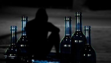 Μεγάλη κατανάλωση αλκοόλ: Τι έδειξε παγκόσμια ανάλυση για τις επιπτώσεις της στην υγεία