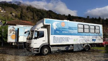 &Mu;&epsilon;&gamma;ά&lambda;&eta; &alpha;&pi;&omicron;&sigma;&tau;&omicron;&lambda;ή &zeta;&omega;ή&sigmaf; &sigma;&tau;&omicron;&upsilon;&sigmaf; &Pi;&rho;&omicron;&mu;ά&chi;&omicron;&upsilon;&sigmaf; &Pi;έ&lambda;&lambda;&alpha;&sigmaf; &ndash; &Omicron;&iota; &Kappa;&iota;&nu;&eta;&tau;έ&sigmaf; &Iota;&alpha;&tau;&rho;&iota;&kappa;έ&sigmaf; &Mu;&omicron;&nu;ά&delta;&epsilon;&sigmaf; &phi;έ&rho;&nu;&omicron;&upsilon;&nu; &delta;&omega;&rho;&epsilon;ά&nu; &epsilon;&xi;&epsilon;&tau;ά&sigma;&epsilon;&iota;&sigmaf; &kappa;&alpha;&iota; &kappa;&omicron;&rho;&upsilon;&phi;&alpha;ί&alpha; &iota;&alpha;&tau;&rho;&iota;&kappa;ή &phi;&rho;&omicron;&nu;&tau;ί&delta;&alpha;