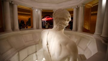 EL &ndash; &Delta;&iota;ά&sigma;&eta;&mu;&omicron; &gamma;&lambda;&upsilon;&pi;&tau;ό &tau;&omicron;&upsilon; &Mu;&iota;&chi;&alpha;ή&lambda; &Alpha;&gamma;&gamma;έ&lambda;&omicron;&upsilon; ί&sigma;&omega;&sigmaf; &alpha;&pi;&epsilon;&iota;&kappa;&omicron;&nu;ί&zeta;&epsilon;&iota; &alpha;&sigma;&theta;έ&nu;&epsilon;&iota;&alpha; 3 &alpha;&iota;ώ&nu;&epsilon;&sigmaf; &pi;&rho;&iota;&nu; &pi;&epsilon;&rho;&iota;&gamma;&rho;&alpha;&phi;&epsilon;ί &alpha;&pi;ό &tau;&eta;&nu; &iota;&alpha;&tau;&rho;&iota;&kappa;ή &epsilon;&pi;&iota;&sigma;&tau;ή&mu;&eta;
