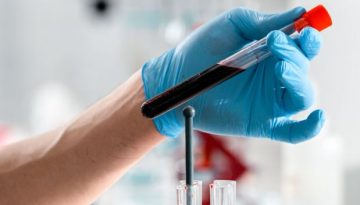 &Theta;&rho;ό&mu;&beta;&omega;&sigma;&eta;: &Tau;&iota; &sigma;&upsilon;&mu;&beta;&alpha;ί&nu;&epsilon;&iota; &sigma;&tau;&omicron; &alpha;ί&mu;&alpha; &mu;&alpha;&sigmaf; ό&tau;&alpha;&nu; έ&chi;&omicron;&upsilon;&mu;&epsilon; &sigma;&tau;&rho;&epsilon;&sigmaf; &ndash; HealthyLiving.gr