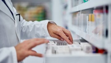 &Tau;&iota; &alpha;&lambda;&lambda;ά&zeta;&epsilon;&iota; &tau;&omicron;&nu; &Alpha;ύ&gamma;&omicron;&upsilon;&sigma;&tau;&omicron; &sigma;&tau;&eta; &delta;&iota;ά&theta;&epsilon;&sigma;&eta; &Phi;&alpha;&rho;&mu;ά&kappa;&omega;&nu; &Upsilon;&psi;&eta;&lambda;&omicron;ύ &Kappa;ό&sigma;&tau;&omicron;&upsilon;&sigmaf;