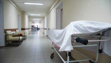 &Sigma;&tau;&omicron; &Nu;&omicron;&sigma;&omicron;&kappa;&omicron;&mu;&epsilon;ί&omicron; &Alpha;&lambda;&epsilon;&xi;&alpha;&nu;&delta;&rho;&omicron;ύ&pi;&omicron;&lambda;&eta;&sigmaf; &nu;&omicron;&sigma;&eta;&lambda;&epsilon;ύ&tau;&eta;&kappa;&epsilon; 16&chi;&rho;&omicron;&nu;&eta; &mu;&epsilon;&tau;ά &alpha;&pi;ό &upsilon;&pi;&epsilon;&rho;&beta;&omicron;&lambda;&iota;&kappa;ή &kappa;&alpha;&tau;&alpha;&nu;ά&lambda;&omega;&sigma;&eta; &alpha;&lambda;&kappa;&omicron;ό&lambda;