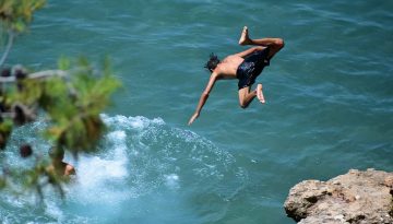 &Omicron;&iota; &mu;&epsilon;&gamma;&alpha;&lambda;ύ&tau;&epsilon;&rho;&omicron;&iota; &kappa;ί&nu;&delta;&upsilon;&nu;&omicron;&iota; &tau;&omicron;&upsilon; &kappa;&alpha;&lambda;&omicron;&kappa;&alpha;&iota;&rho;&iota;&omicron;ύ &gamma;&iota;&alpha; &tau;&alpha; &pi;&alpha;&iota;&delta;&iota;ά &kappa;&alpha;&iota; &pi;ώ&sigmaf; &mu;&pi;&omicron;&rho;&omicron;ύ&nu; &nu;&alpha; &pi;&rho;&omicron;&lambda;&eta;&phi;&theta;&omicron;ύ&nu;