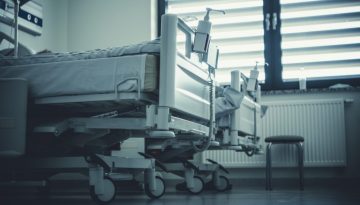 &Sigma;&iota;&sigma;&mu;&alpha;&nu;ό&gamma;&lambda;&epsilon;&iota;&omicron;: &Pi;&rho;&omicron;&sigma;&omega;&rho;&iota;&nu;ά &kappa;&rho;&alpha;&tau;&omicron;ύ&mu;&epsilon;&nu;&omicron;&sigmaf; &omicron; 76&chi;&rho;&omicron;&nu;&omicron;&sigmaf; &pi;&omicron;&upsilon; &pi;&rho;&omicron;&kappa;ά&lambda;&epsilon;&sigma;&epsilon; &pi;&upsilon;&rho;&kappa;&alpha;&gamma;&iota;ά &sigma;&epsilon; &theta;ά&lambda;&alpha;&mu;&omicron;