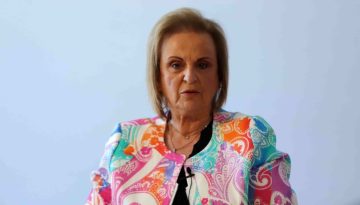 EL &ndash; &Sigma;&epsilon; &pi;&omicron;&iota;ά &theta;έ&sigma;&eta; έ&beta;&alpha;&lambda;&alpha;&nu; &tau;&eta;&nu; &pi;&alpha;&sigma;ί&gamma;&nu;&omega;&sigma;&tau;&eta; &alpha;&pi;ό &tau;&eta;&nu; &pi;&epsilon;&rho;ί&omicron;&delta;&omicron; &tau;&eta;&sigmaf; &pi;&alpha;&nu;&delta;&eta;&mu;ί&alpha;&sigmaf;, &Mu;&alpha;&tau;ί&nu;&alpha; &Pi;&alpha;&gamma;ώ&nu;&eta;;
