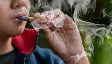 &Tau;&omicron; ά&tau;&mu;&iota;&sigma;&mu;&alpha; &sigma;&tau;&omicron; &mu;&iota;&kappa;&rho;&omicron;&sigma;&kappa;ό&pi;&iota;&omicron;: &Nu;έ&alpha; έ&rho;&epsilon;&upsilon;&nu;&alpha; &alpha;&mu;&phi;&iota;&sigma;&beta;&eta;&tau;&epsilon;ί &tau;&eta;&nu; &epsilon;&iota;&kappa;ό&nu;&alpha; &tau;&omicron;&upsilon; &omega;&sigmaf; &alpha;&sigma;&phi;&alpha;&lambda;έ&sigma;&tau;&epsilon;&rho;&eta;&sigmaf; &epsilon;&pi;&iota;&lambda;&omicron;&gamma;ή&sigmaf; &alpha;&pi;ό &tau;&omicron; &kappa;ά&pi;&nu;&iota;&sigma;&mu;&alpha;