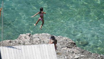 EL &ndash; &Omicron;&iota; &mu;&epsilon;&gamma;&alpha;&lambda;ύ&tau;&epsilon;&rho;&omicron;&iota; &kappa;ί&nu;&delta;&upsilon;&nu;&omicron;&iota; &tau;&omicron;&upsilon; &kappa;&alpha;&lambda;&omicron;&kappa;&alpha;&iota;&rho;&iota;&omicron;ύ &gamma;&iota;&alpha; &tau;&alpha; &pi;&alpha;&iota;&delta;&iota;ά &kappa;&alpha;&iota; &pi;ώ&sigmaf; &mu;&pi;&omicron;&rho;&omicron;ύ&nu; &nu;&alpha; &pi;&rho;&omicron;&lambda;&eta;&phi;&theta;&omicron;ύ&nu;