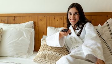 &Gamma;&iota;&alpha;&tau;ί &omicron;&iota; &rho;&omicron;&mu;&alpha;&nu;&tau;&iota;&kappa;έ&sigmaf; &kappa;&omicron;&mu;&epsilon;&nu;&tau;ί &kappa;ά&nu;&omicron;&upsilon;&nu; &tau;ό&sigma;&omicron; &delta;&upsilon;&nu;&alpha;&mu;&iota;&kappa;ό comeback;