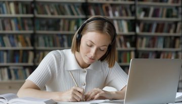 &Mu;ά&theta;&epsilon;&tau;&epsilon; &mu;&iota;&alpha; &nu;έ&alpha; &gamma;&lambda;ώ&sigma;&sigma;&alpha;, &epsilon;&pi;&iota;&beta;&rho;&alpha;&delta;ύ&nu;&epsilon;&iota; &tau;&eta; &gamma;ή&rho;&alpha;&nu;&sigma;&eta; &tau;&omicron;&upsilon; &epsilon;&gamma;&kappa;&epsilon;&phi;ά&lambda;&omicron;&upsilon; &ndash; &Tau;&iota; &delta;&epsilon;ί&chi;&nu;&epsilon;&iota; &nu;έ&alpha; έ&rho;&epsilon;&upsilon;&nu;&alpha; | Vita.gr