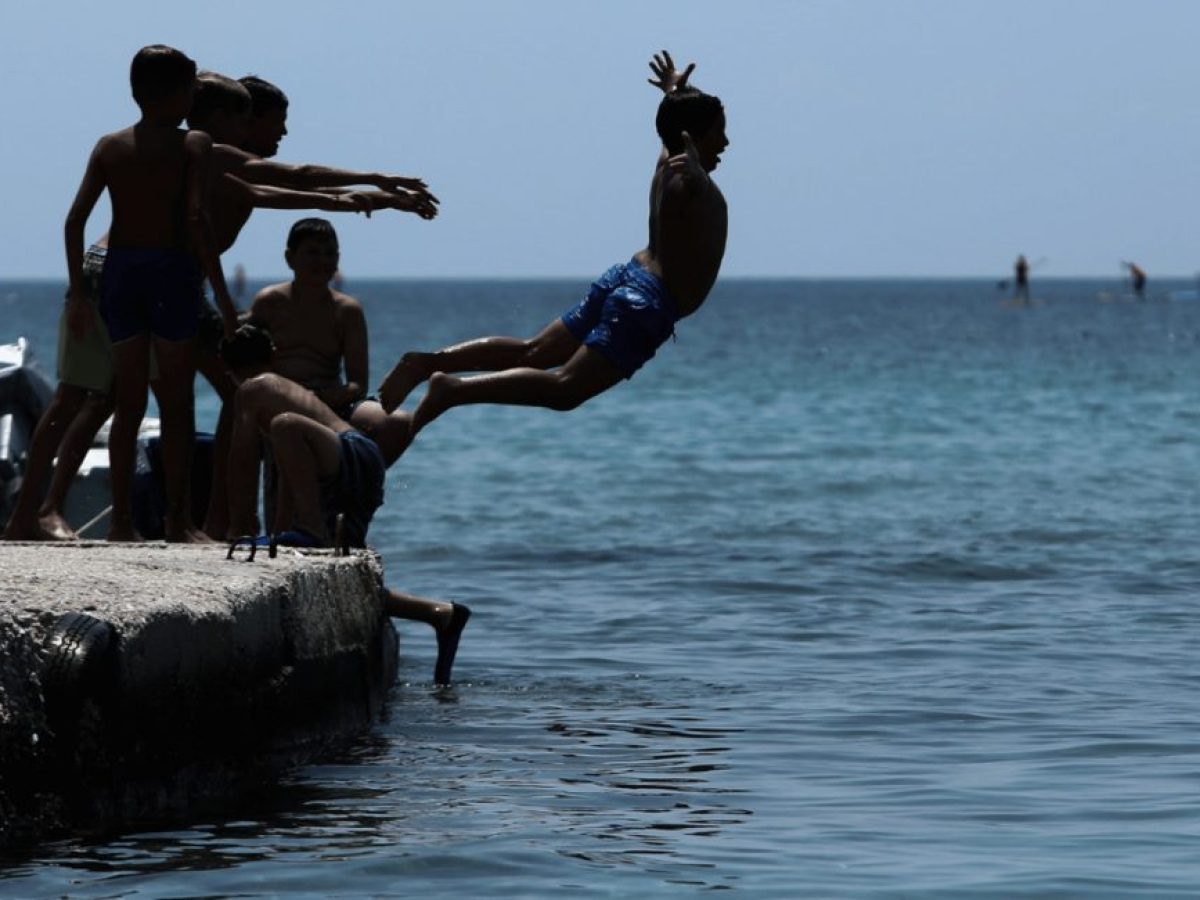 Αλλεργικές αντιδράσεις το καλοκαίρι: Οδηγός για τσιμπήματα, το φαρμακείο διακοπών και η παγίδα με την απότομη βουτιά