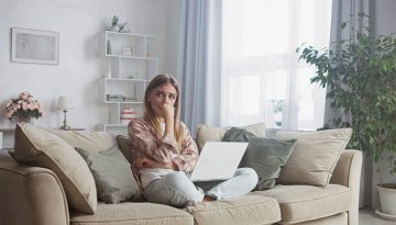 &Tau;&omicron; &sigma;&tau;&rho;&epsilon;&sigmaf; &delta;&epsilon;&nu; &phi;&epsilon;ύ&gamma;&epsilon;&iota; ό&tau;&alpha;&nu; &eta;&rho;&epsilon;&mu;&omicron;ύ&mu;&epsilon;: &Tau;&iota; &epsilon;ί&nu;&alpha;&iota; &tau;&omicron; &laquo;&alpha;&lambda;&lambda;&omicron;&sigma;&tau;&alpha;&tau;&iota;&kappa;ό &phi;&omicron;&rho;&tau;ί&omicron;&raquo; &pi;&omicron;&upsilon; &epsilon;&xi;&alpha;&nu;&tau;&lambda;&epsilon;ί &tau;&omicron;&nu; &omicron;&rho;&gamma;&alpha;&nu;&iota;&sigma;&mu;ό; | Vita.gr