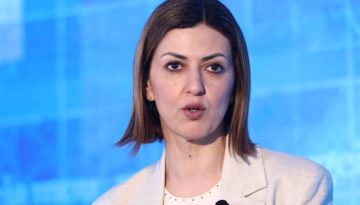 EL &ndash; &Epsilon;&iota;&rho;. &Alpha;&gamma;&alpha;&pi;&eta;&delta;ά&kappa;&eta;: &Gamma;&iota;&alpha; &pi;&rho;ώ&tau;&eta; &phi;&omicron;&rho;ά &delta;&omega;&rho;&epsilon;ά&nu; &pi;&rho;ό&sigma;&beta;&alpha;&sigma;&eta; &sigma;&epsilon; &sigma;&upsilon;&mu;&beta;&omicron;&upsilon;&lambda;&epsilon;&upsilon;&tau;&iota;&kappa;ή &delta;&iota;&alpha;&tau;&rho;&omicron;&phi;&iota;&kappa;ή &gamma;&iota;&alpha; &pi;&alpha;&iota;&delta;&iota;ά