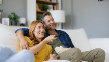 Έ&rho;&omega;&tau;&alpha;&sigmaf; &sigma;&alpha;&nu; &tau;&alpha;&iota;&nu;ί&alpha;: 5 rom-coms &pi;&omicron;&upsilon; έ&chi;&omicron;&upsilon;&nu; &kappa;ά&tau;&iota; &nu;&alpha; &mu;&alpha;&sigmaf; &mu;ά&theta;&omicron;&upsilon;&nu; | Vita.gr