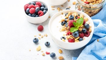 Food for mood: 3 &tau;&rho;&omicron;&phi;έ&sigmaf; &pi;&omicron;&upsilon; &mu;&alpha;&sigmaf; &phi;&tau;&iota;ά&chi;&nu;&omicron;&upsilon;&nu; &tau;&eta; &mu;έ&rho;&alpha;