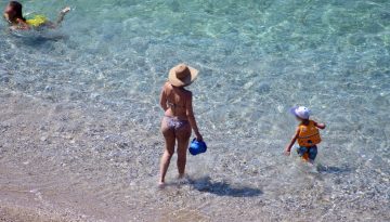 &Tau;&iota; &sigma;&upsilon;&mu;&beta;&alpha;ί&nu;&epsilon;&iota; &alpha;&nu; &mu;&pi;&epsilon;&iota;&sigmaf; &sigma;&tau;&eta; &theta;ά&lambda;&alpha;&sigma;&sigma;&alpha; &alpha;&mu;έ&sigma;&omega;&sigmaf; &mu;&epsilon;&tau;ά &tau;&omicron; &phi;&alpha;&gamma;&eta;&tau;ό; &Eta; &alpha;&lambda;ή&theta;&epsilon;&iota;&alpha; &pi;ί&sigma;&omega; &alpha;&pi;ό &tau;&eta; &gamma;&nu;&omega;&sigma;&tau;ή &sigma;&upsilon;&mu;&beta;&omicron;&upsilon;&lambda;ή