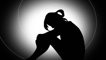 &Sigma;&iota;&omega;&pi;&eta;&lambda;ά &sigma;&eta;&mu;ά&delta;&iota;&alpha;: &Pi;ώ&sigmaf; &theta;&alpha; &kappa;&alpha;&tau;&alpha;&lambda;ά&beta;&epsilon;&tau;&epsilon; ό&tau;&iota; έ&nu;&alpha; &pi;&alpha;&iota;&delta;ί έ&chi;&epsilon;&iota; &kappa;&alpha;&tau;ά&theta;&lambda;&iota;&psi;&eta; &kappa;&alpha;&iota; &pi;&rho;&omicron;&sigma;&pi;&alpha;&theta;&epsilon;ί &nu;&alpha; &tau;&omicron; &kappa;&rho;ύ&psi;&epsilon;&iota; &ndash; Healthweb.gr