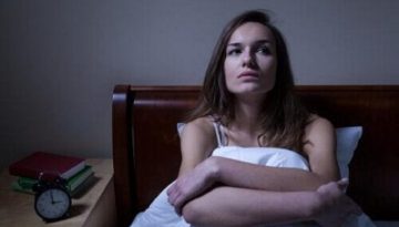&Pi;ώ&sigmaf; &nu;&alpha; &beta;&omicron;&eta;&theta;ή&sigma;&epsilon;&tau;&epsilon; &kappa;ά&pi;&omicron;&iota;&omicron;&nu; &pi;&omicron;&upsilon; &pi;&alpha;&theta;&alpha;ί&nu;&epsilon;&iota; &kappa;&rho;ί&sigma;&eta; &pi;&alpha;&nu;&iota;&kappa;&omicron;ύ: &Omicron;&iota; &lambda;έ&xi;&epsilon;&iota;&sigmaf; &kappa;&alpha;&iota; &omicron;&iota; &phi;&rho;ά&sigma;&epsilon;&iota;&sigmaf; &pi;&omicron;&upsilon; &delta;&epsilon;&nu; &pi;&rho;έ&pi;&epsilon;&iota; &nu;&alpha; &pi;&epsilon;ί&tau;&epsilon; &ndash; Healthweb.gr