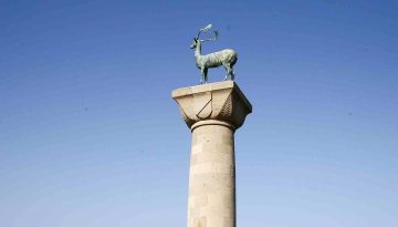 EL &ndash; &Rho;ό&delta;&omicron;&sigmaf;: &Eta; Έ&nu;&omega;&sigma;&eta; &Xi;&epsilon;&nu;&omicron;&delta;ό&chi;&omega;&nu; &sigma;&tau;&eta;&rho;ί&zeta;&epsilon;&iota; &omicron;&iota;&kappa;&omicron;&nu;&omicron;&mu;&iota;&kappa;ά &tau;&eta; &sigma;&tau;&epsilon;&lambda;έ&chi;&omega;&sigma;&eta; &tau;&omicron;&upsilon; &nu;&omicron;&sigma;&omicron;&kappa;&omicron;&mu;&epsilon;ί&omicron;&upsilon; &kappa;&alpha;&iota; &tau;&eta; &delta;&iota;&alpha;&mu;&omicron;&nu;ή &tau;&omega;&nu; &gamma;&iota;&alpha;&tau;&rho;ώ&nu; &sigma;&tau;&omicron; &nu;&eta;&sigma;ί