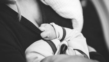EL &ndash; &Pi;&alpha;&gamma;&kappa;ό&sigma;&mu;&iota;&alpha; &Epsilon;&beta;&delta;&omicron;&mu;ά&delta;&alpha; &Mu;&eta;&tau;&rho;&iota;&kappa;&omicron;ύ &Theta;&eta;&lambda;&alpha;&sigma;&mu;&omicron;ύ: &Tau;&alpha; &omicron;&phi;έ&lambda;&eta; &gamma;&iota;&alpha; &mu;&eta;&tau;έ&rho;&alpha; &kappa;&alpha;&iota; &beta;&rho;έ&phi;&omicron;&sigmaf; &ndash; &Gamma;&iota;&alpha;&tau;ί &eta; &Epsilon;&lambda;&lambda;ά&delta;&alpha; &epsilon;&xi;&alpha;&kappa;&omicron;&lambda;&omicron;&upsilon;&theta;&epsilon;ί &nu;&alpha; &upsilon;&sigma;&tau;&epsilon;&rho;&epsilon;ί