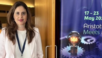&Alpha;&pi;ό &tau;&eta; myalgia &omega;&sigmaf; &tau;&omicron; stethoscope &ndash; &Eta; &Iota;&alpha;&tau;&rho;&iota;&kappa;ή &mu;&iota;&lambda;ά &alpha;&kappa;ό&mu;&eta; &tau;&eta; &gamma;&lambda;ώ&sigma;&sigma;&alpha; &tau;&omicron;&upsilon; &Iota;&pi;&pi;&omicron;&kappa;&rho;ά&tau;&eta;