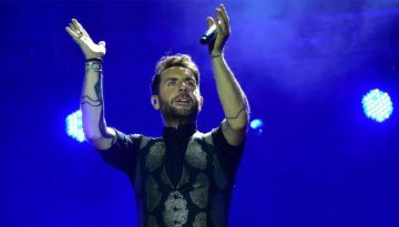 &Theta;ά&nu;&alpha;&tau;&omicron;&sigmaf; &Mu;&alpha;&zeta;&omega;&nu;ά&kappa;&eta;: &Sigma;ύ&lambda;&lambda;&eta;&psi;&eta; &tau;&omega;&nu; &delta;ύ&omicron; &gamma;&iota;&alpha;&tau;&rho;ώ&nu; &gamma;&iota;&alpha; &theta;&alpha;&nu;&alpha;&tau;&eta;&phi;ό&rho;&alpha; έ&kappa;&theta;&epsilon;&sigma;&eta;
