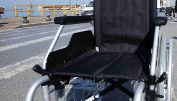 EL &ndash; &Zeta;&eta;&tau;&omicron;ύ&nu;&tau;&alpha;&iota; &delta;&iota;&epsilon;&upsilon;&kappa;&rho;&iota;&nu;ή&sigma;&epsilon;&iota;&sigmaf; &gamma;&iota;&alpha; &tau;&iota;&sigmaf; &theta;&epsilon;&rho;&alpha;&pi;&epsilon;ί&epsilon;&sigmaf; &tau;&omega;&nu; &alpha;&tau;ό&mu;&omega;&nu; &kappa;&alpha;&iota; &tau;&omega;&nu; &pi;&alpha;&iota;&delta;&iota;ώ&nu; &mu;&epsilon; &alpha;&nu;&alpha;&pi;&eta;&rho;ί&alpha;