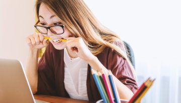 EL &ndash; &Omicron;&iota; &laquo;ά&tau;&upsilon;&pi;&epsilon;&sigmaf; ώ&rho;&epsilon;&sigmaf;&raquo; &epsilon;&rho;&gamma;&alpha;&sigma;ί&alpha;&sigmaf; &beta;&lambda;ά&pi;&tau;&omicron;&upsilon;&nu; &sigma;&omicron;&beta;&alpha;&rho;ά &tau;&eta;&nu; &upsilon;&gamma;&epsilon;ί&alpha; &tau;&omega;&nu; &epsilon;&rho;&gamma;&alpha;&zeta;&omicron;&mu;έ&nu;&omega;&nu;