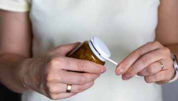 &Epsilon;&Omicron;&Phi;: &Alpha;&pi;&alpha;&gamma;ό&rho;&epsilon;&upsilon;&sigma;&eta; &alpha;&kappa;ό&mu;&alpha; &tau;&epsilon;&sigma;&sigma;ά&rho;&omega;&nu; &delta;&iota;&alpha;&tau;&rho;&omicron;&phi;&iota;&kappa;ώ&nu; &sigma;&upsilon;&mu;&pi;&lambda;&eta;&rho;&omega;&mu;ά&tau;&omega;&nu; &mu;&epsilon; &nu;&epsilon;&omicron;&phi;&alpha;&nu;ή &sigma;&upsilon;&sigma;&tau;&alpha;&tau;&iota;&kappa;ά