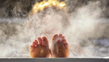 &Tau;&iota; &sigma;&upsilon;&mu;&beta;&alpha;ί&nu;&epsilon;&iota; &sigma;&tau;&omicron; &sigma;ώ&mu;&alpha; ό&tau;&alpha;&nu; &kappa;ά&nu;&omicron;&upsilon;&mu;&epsilon; έ&nu;&alpha; &zeta;&epsilon;&sigma;&tau;ό &mu;&pi;ά&nu;&iota;&omicron;; &ndash; ygeiatora.gr