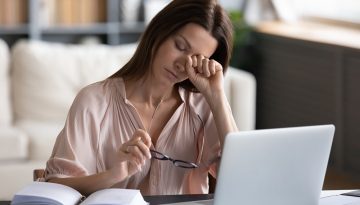 Less is more: Έ&tau;&sigma;&iota; &pi;&rho;&omicron;&lambda;&alpha;&beta;&alpha;ί&nu;&omicron;&upsilon;&mu;&epsilon; &tau;&omicron; burnout | Vita.gr